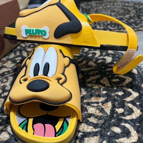 Mini Melissa boy sandals 💛 fits for 4-6 years old children. - Picture 4 of 4